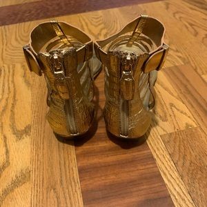 Gold gladiator Sandler’s